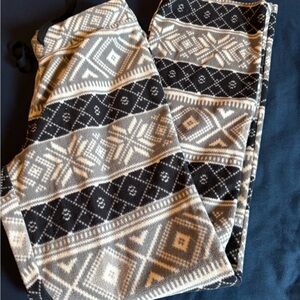 Old Navy Black and Gray Patterned Fleece Pants Small